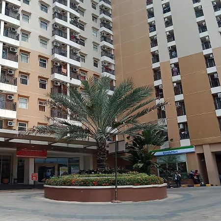 Sopian Apartemen Depok Exteriör bild